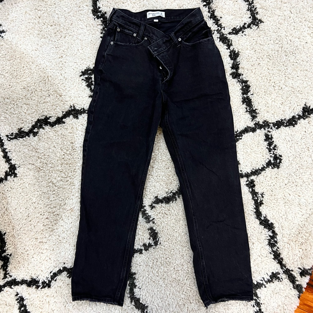 *LIKE NEW* Abercrombie & Fitch black jeans - high waisted, curve love, Size 26